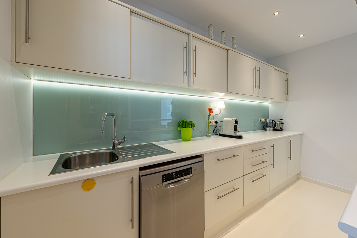 3 Bed Townhouse for sale in The Golden Mile Costa Del Sol, Málaga, Spain