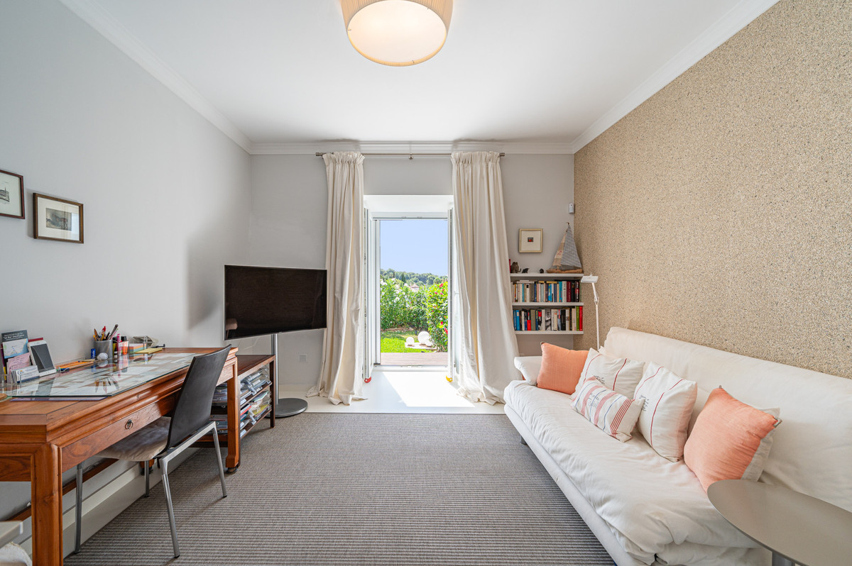 3 Bed Townhouse for sale in The Golden Mile Costa Del Sol, Málaga, Spain