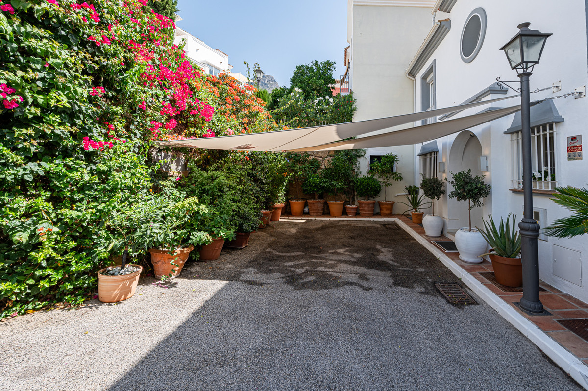 3 Bed Townhouse for sale in The Golden Mile Costa Del Sol, Málaga, Spain