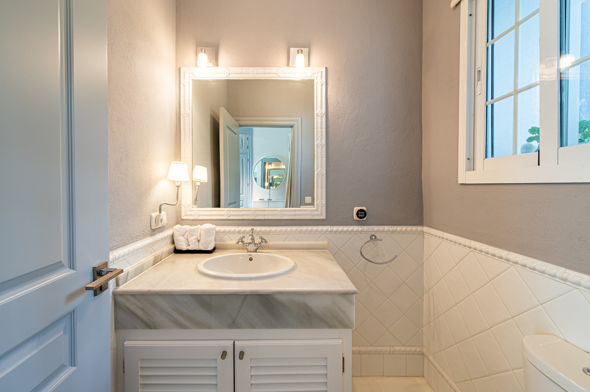 3 Bed Townhouse for sale in The Golden Mile Costa Del Sol, Málaga, Spain