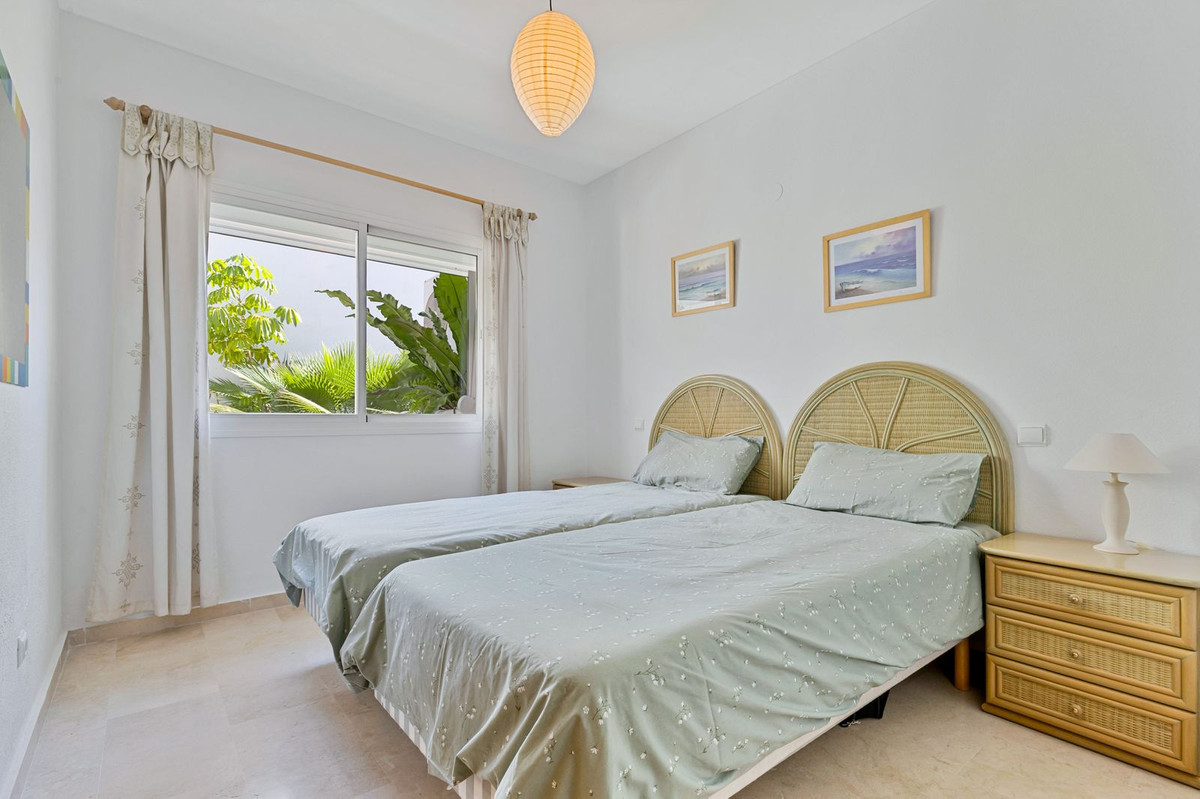 Se vende Apartamento Planta Media de 3 dormitorios en Costa Del Sol, Málaga, España