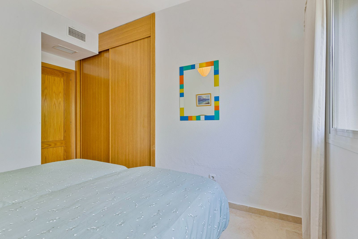 Se vende Apartamento Planta Media de 3 dormitorios en Costa Del Sol, Málaga, España