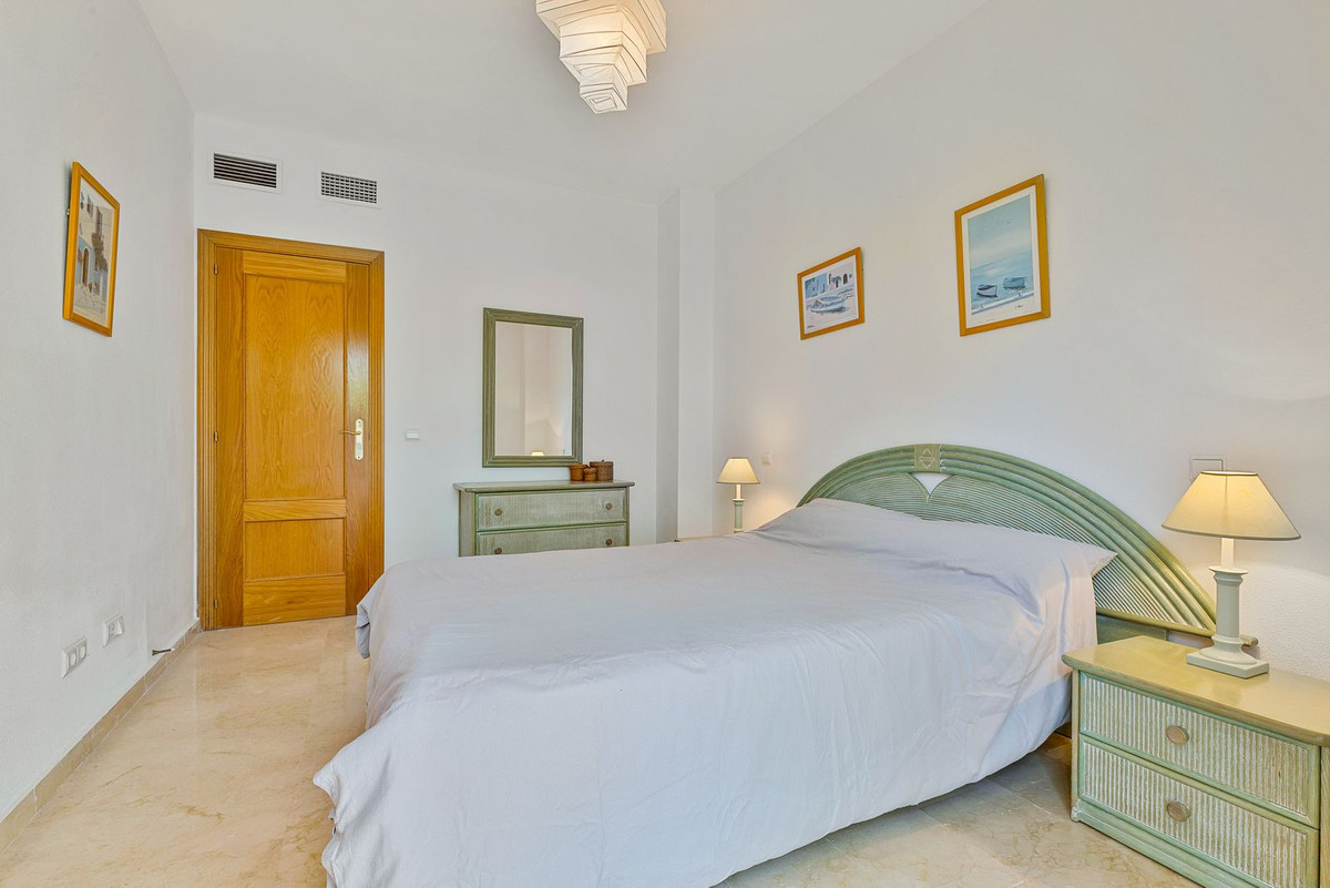 Se vende Apartamento Planta Media de 3 dormitorios en Costa Del Sol, Málaga, España