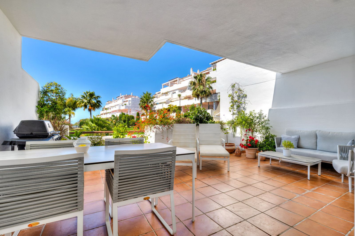 Se vende Apartamento Planta Media de 3 dormitorios en Costa Del Sol, Málaga, España
