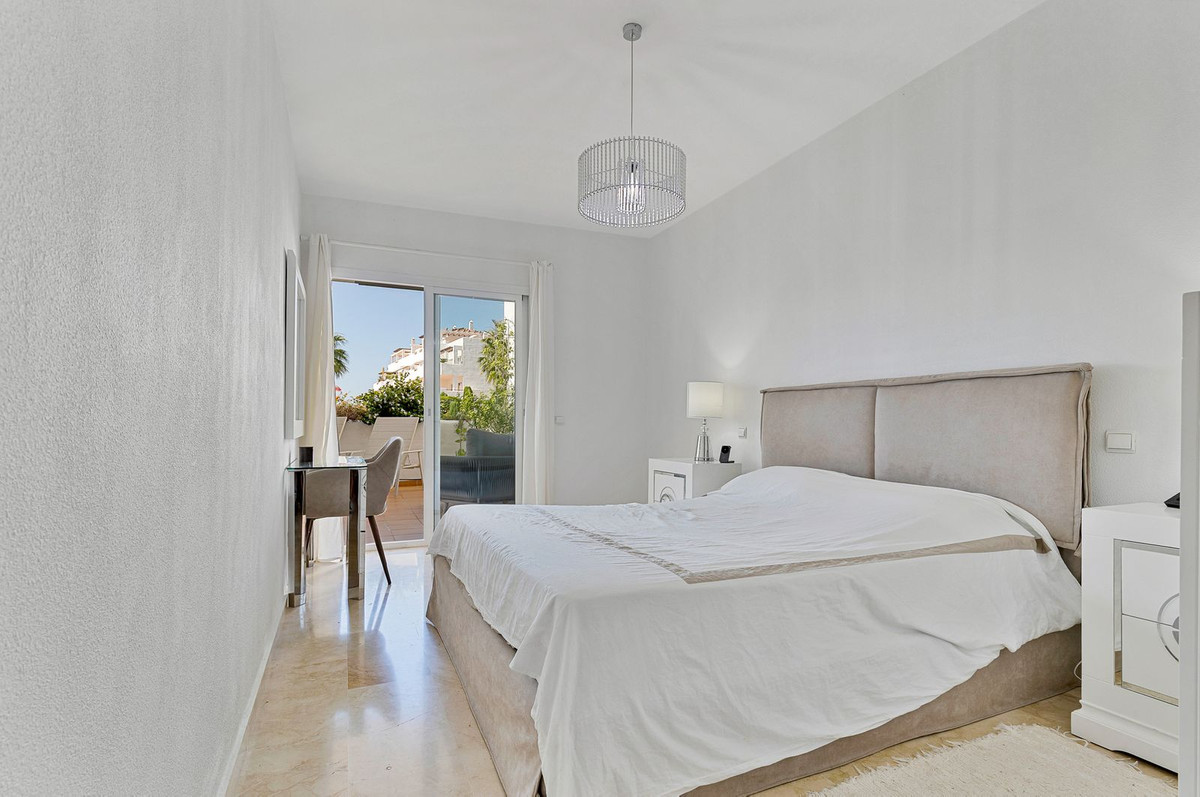 Se vende Apartamento Planta Media de 3 dormitorios en Costa Del Sol, Málaga, España