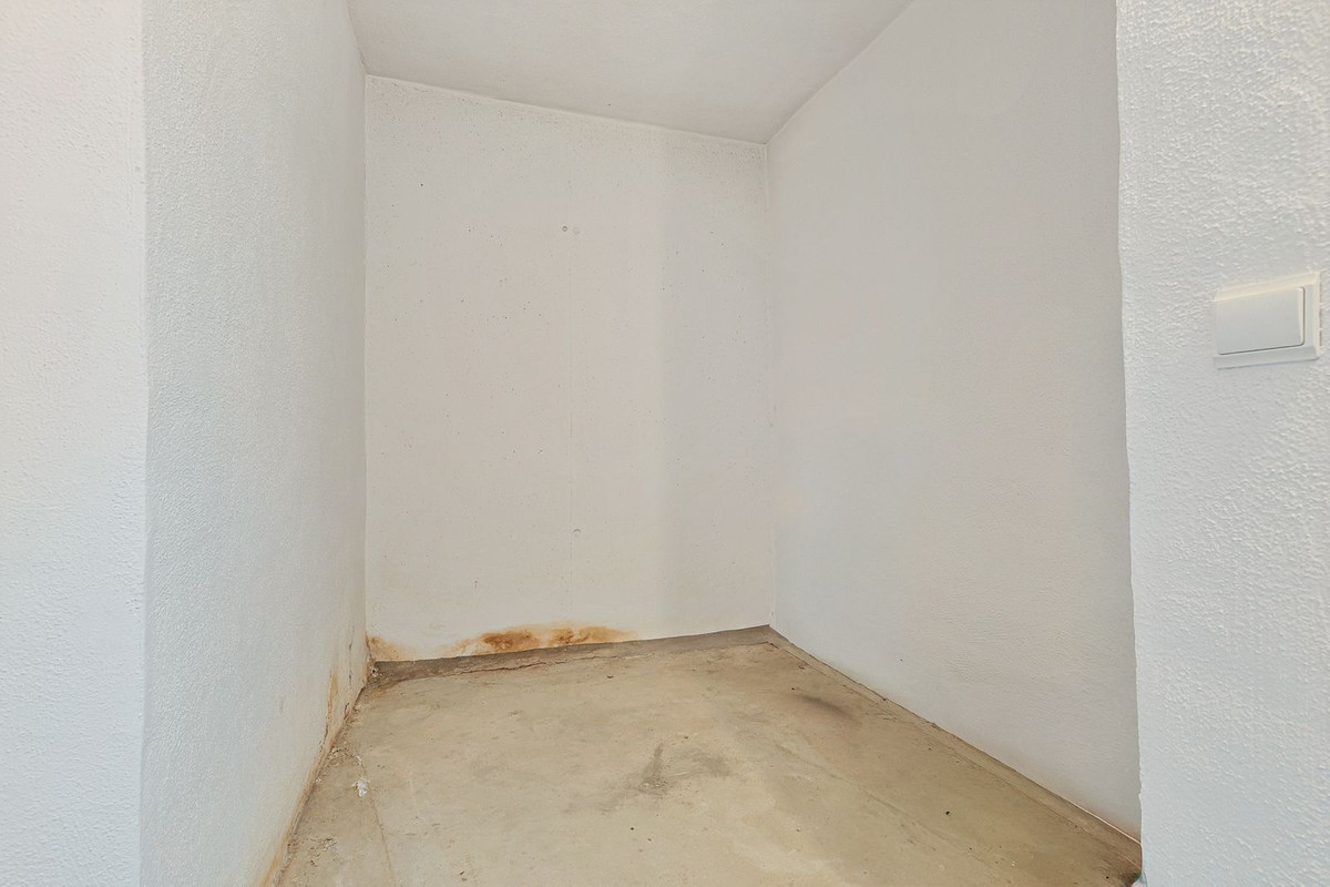 Se vende Apartamento Planta Media de 3 dormitorios en Costa Del Sol, Málaga, España