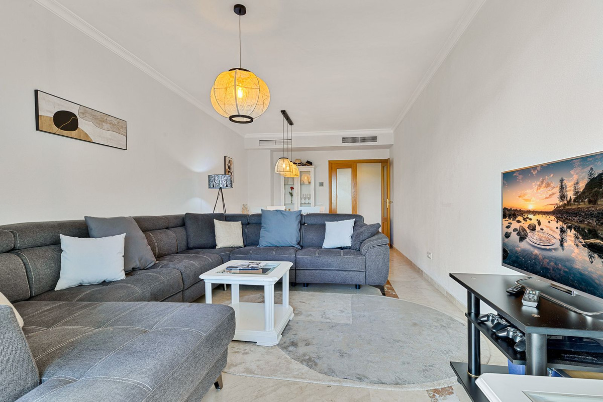 Se vende Apartamento Planta Media de 3 dormitorios en Costa Del Sol, Málaga, España