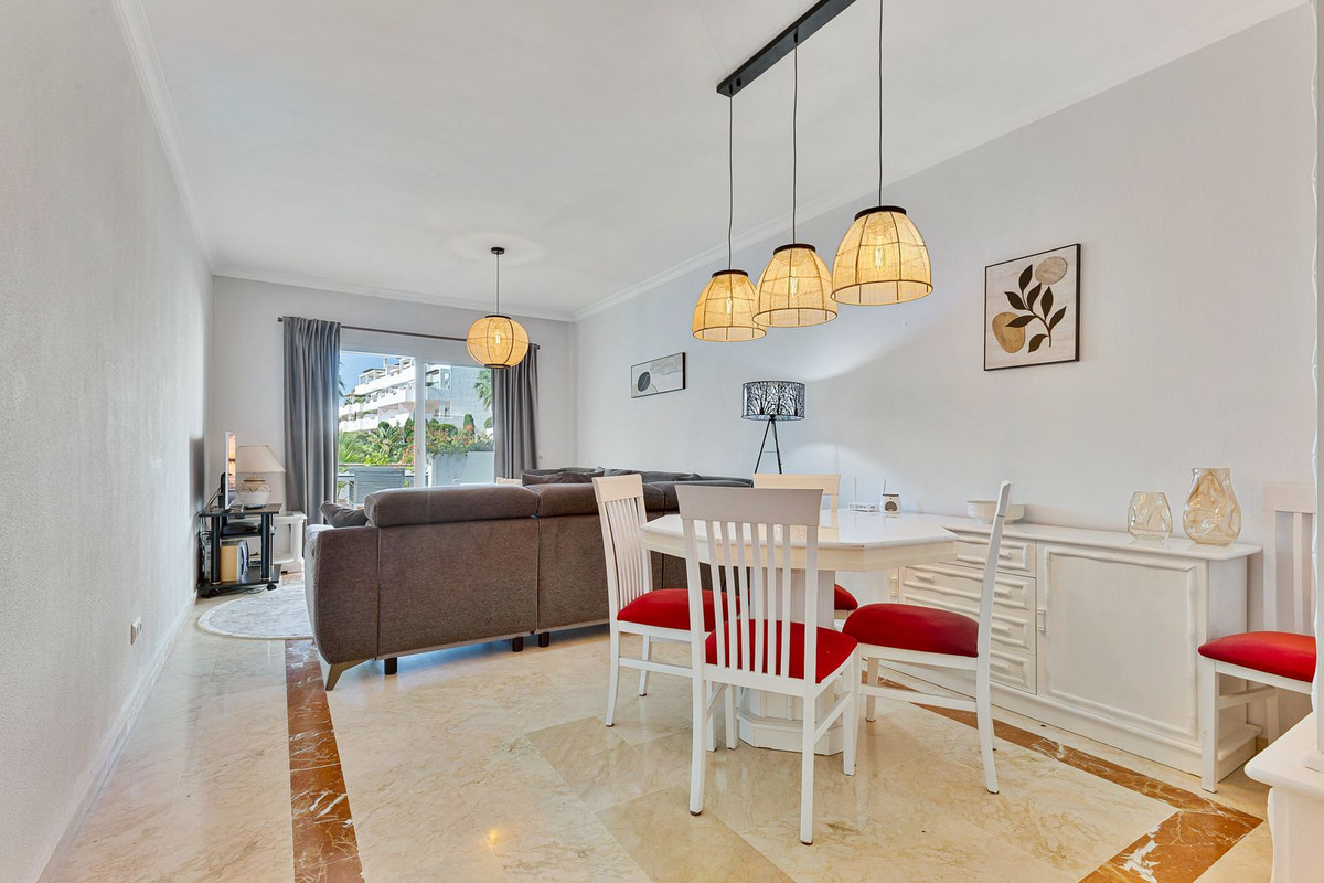 Se vende Apartamento Planta Media de 3 dormitorios en Costa Del Sol, Málaga, España