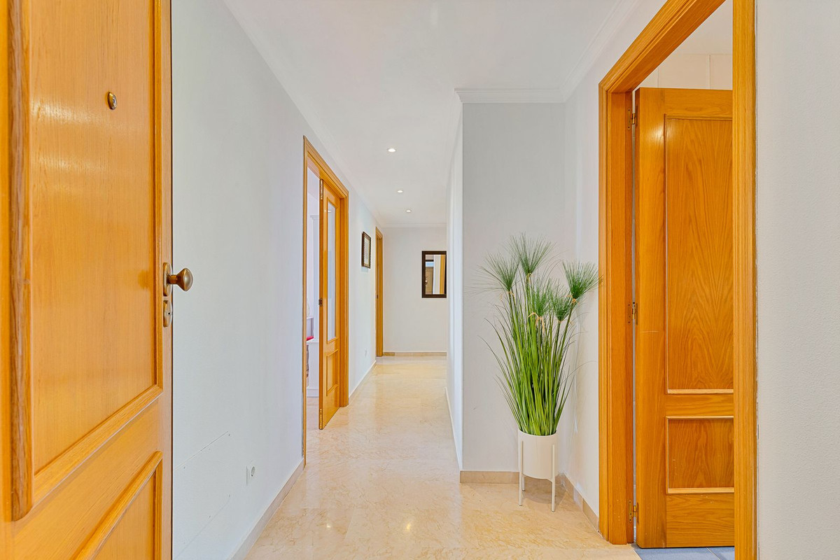 Se vende Apartamento Planta Media de 3 dormitorios en Costa Del Sol, Málaga, España