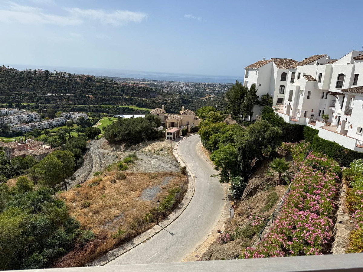 2 Bed Apartment for sale in Benahavís Costa Del Sol, Málaga, Spain
