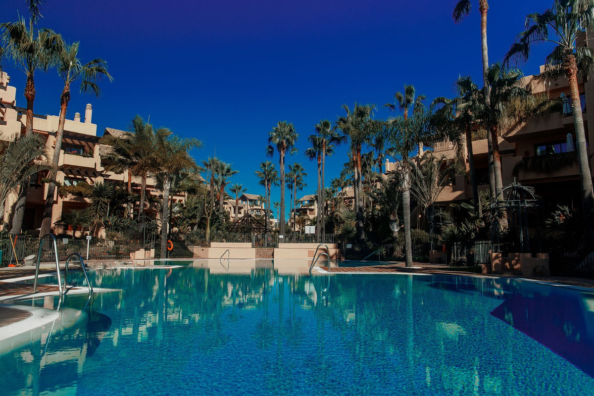 2 Bed Apartment for sale in San Pedro De Alcántara Costa Del Sol, Málaga, Spain
