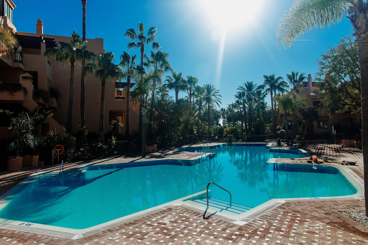 2 Bed Apartment for sale in San Pedro De Alcántara Costa Del Sol, Málaga, Spain