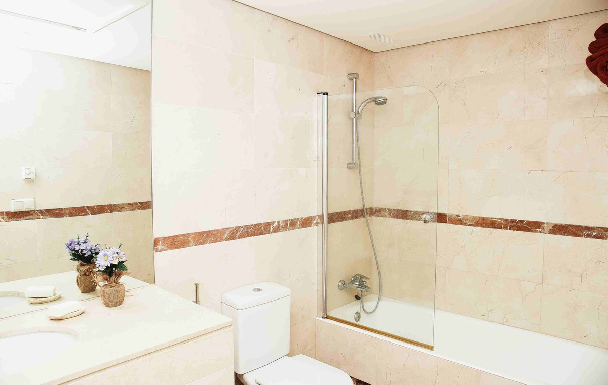 2 Bed Apartment for sale in San Pedro De Alcántara Costa Del Sol, Málaga, Spain