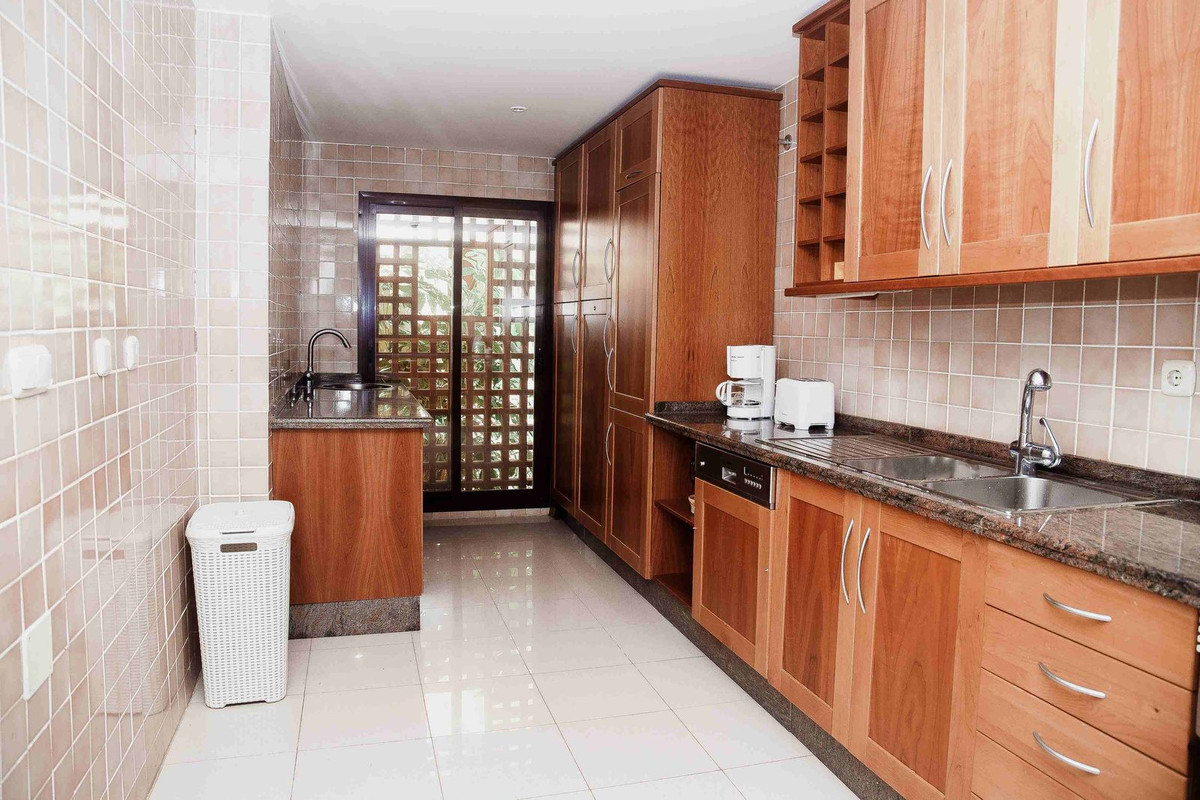 2 Bed Apartment for sale in San Pedro De Alcántara Costa Del Sol, Málaga, Spain
