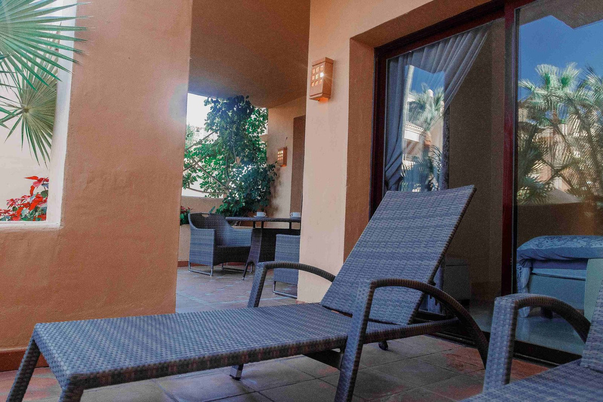 2 Bed Apartment for sale in San Pedro De Alcántara Costa Del Sol, Málaga, Spain