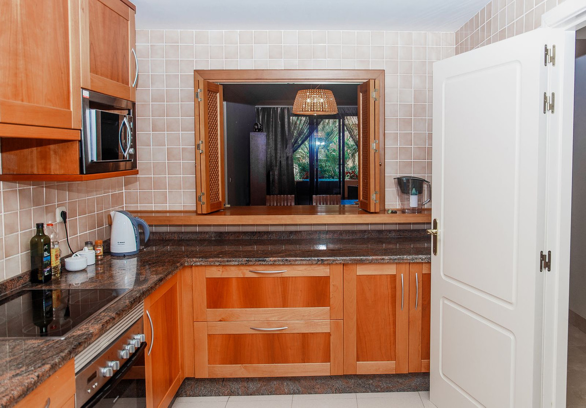 2 Bed Apartment for sale in San Pedro De Alcántara Costa Del Sol, Málaga, Spain
