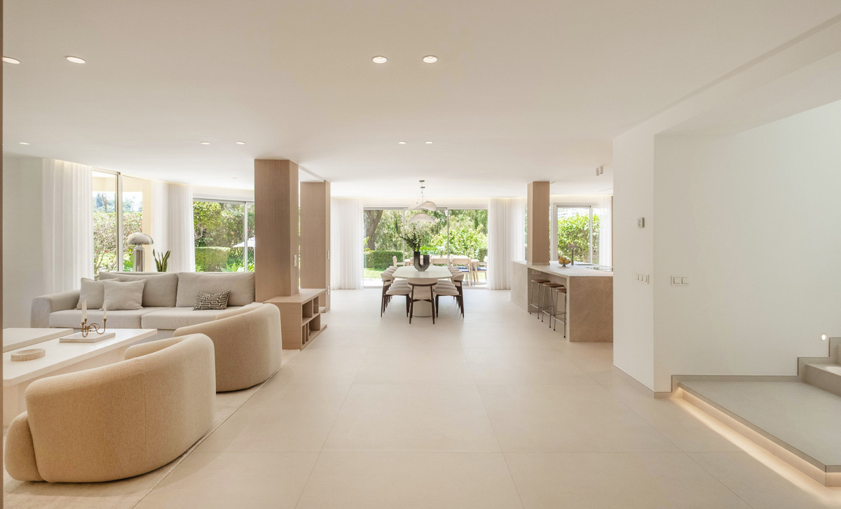 4 Bed Townhouse for sale in La Quinta Costa Del Sol, Málaga, Spain