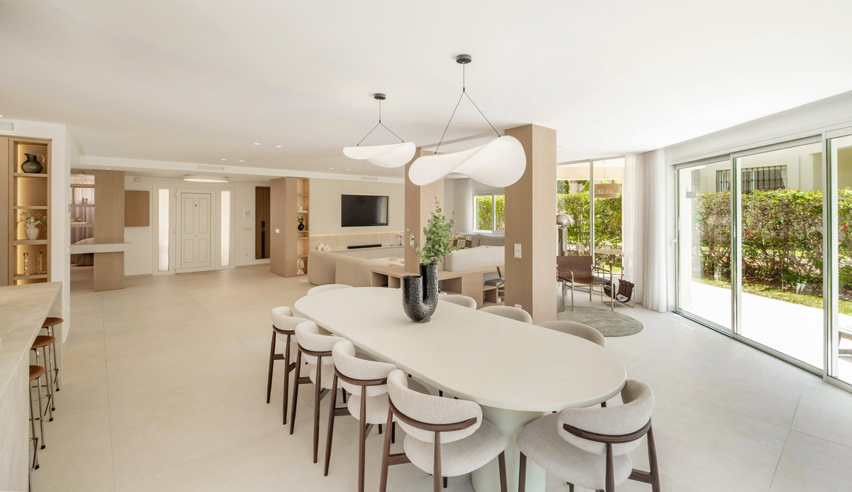 4 Bed Townhouse for sale in La Quinta Costa Del Sol, Málaga, Spain