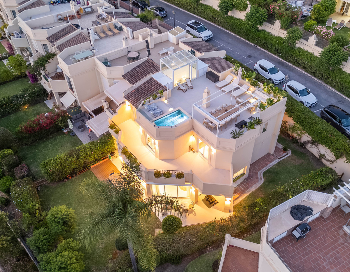 4 Bed Townhouse for sale in La Quinta Costa Del Sol, Málaga, Spain