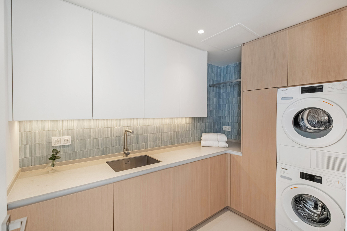 4 Bed Townhouse for sale in La Quinta Costa Del Sol, Málaga, Spain