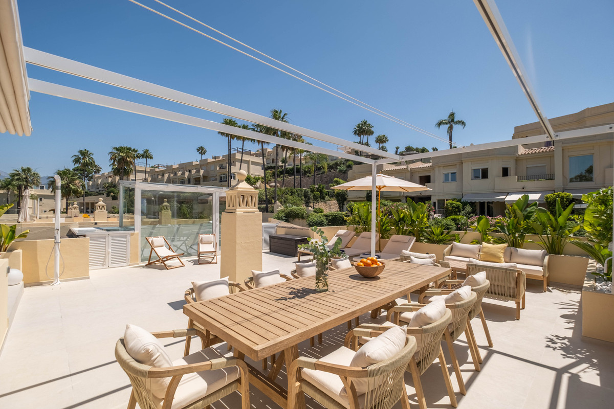 4 Bed Townhouse for sale in La Quinta Costa Del Sol, Málaga, Spain