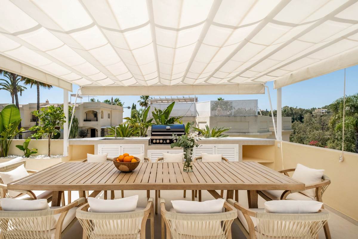 4 Bed Townhouse for sale in La Quinta Costa Del Sol, Málaga, Spain