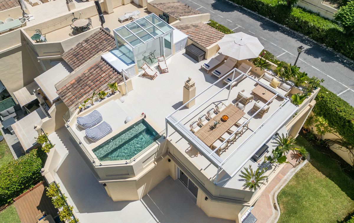 4 Bed Townhouse for sale in La Quinta Costa Del Sol, Málaga, Spain