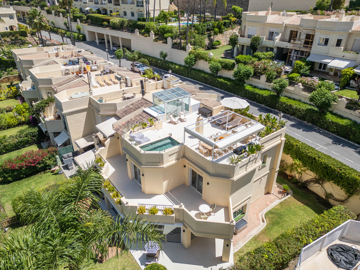 4 Bed Townhouse for sale in La Quinta Costa Del Sol, Málaga, Spain