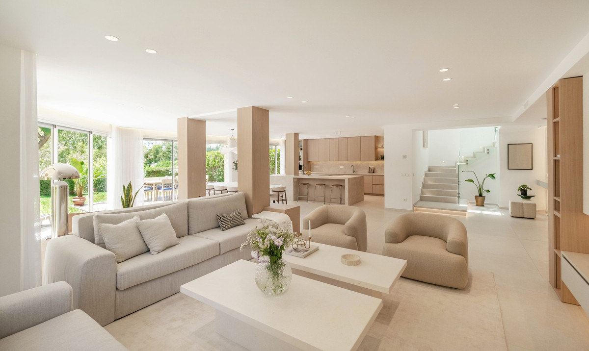 4 Bed Townhouse for sale in La Quinta Costa Del Sol, Málaga, Spain
