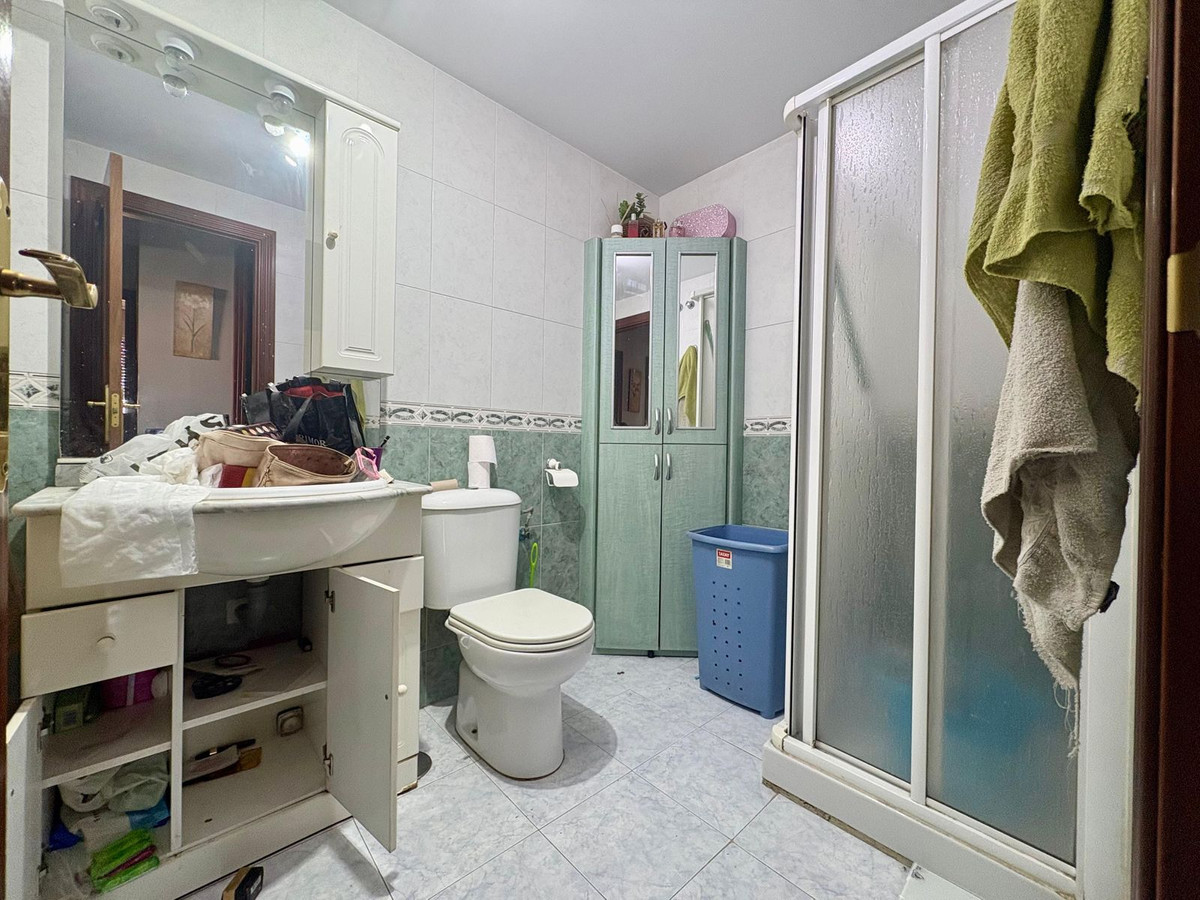 Se vende Apartamento Planta Media de 3 dormitorios en Costa Del Sol, Málaga, España