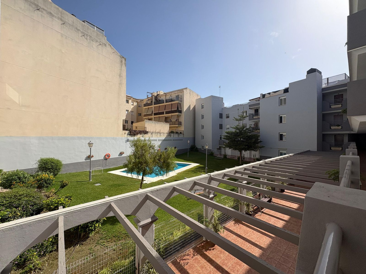 Se vende Apartamento Planta Media de 3 dormitorios en Costa Del Sol, Málaga, España