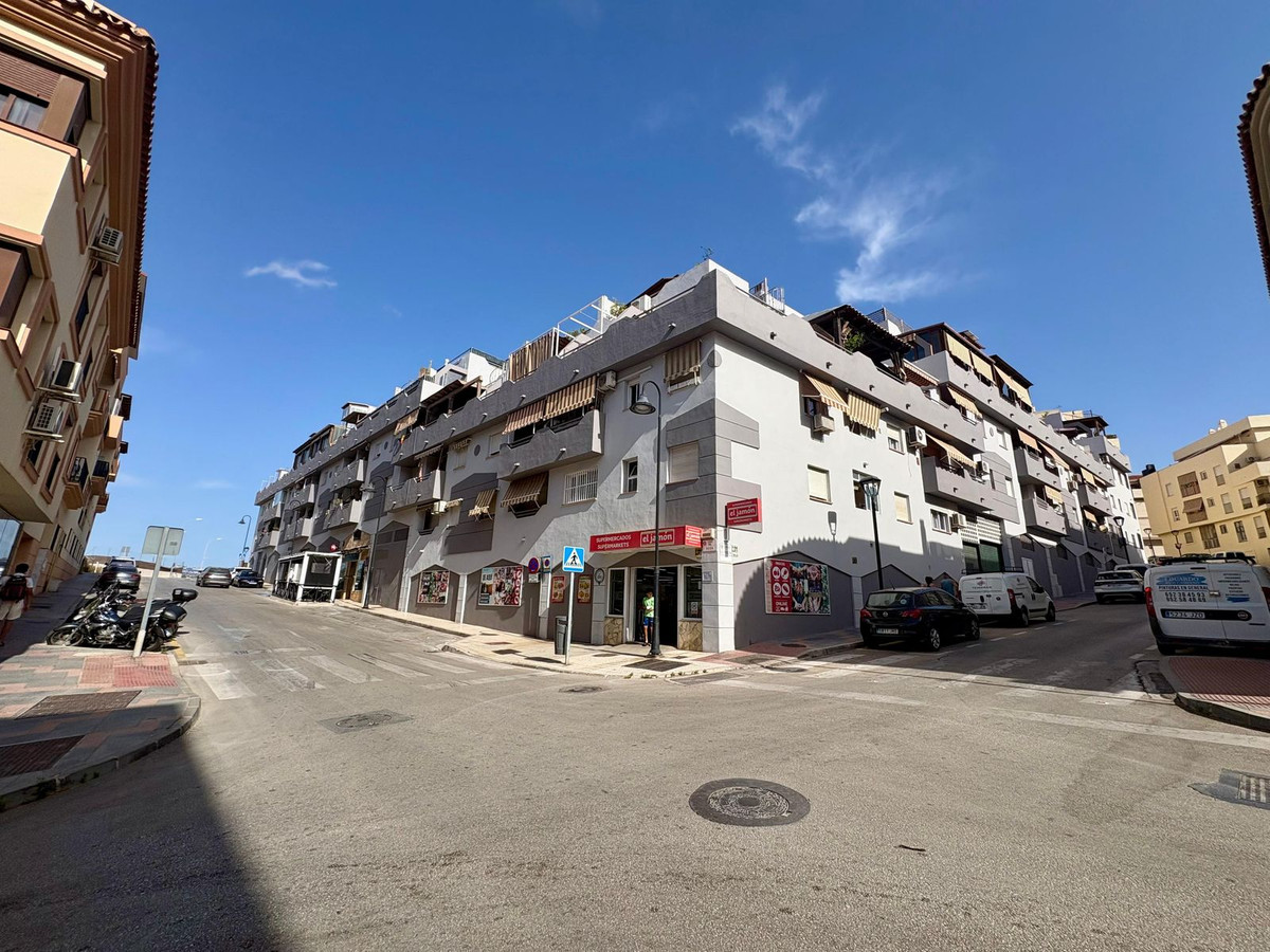 Se vende Apartamento Planta Media de 3 dormitorios en Costa Del Sol, Málaga, España