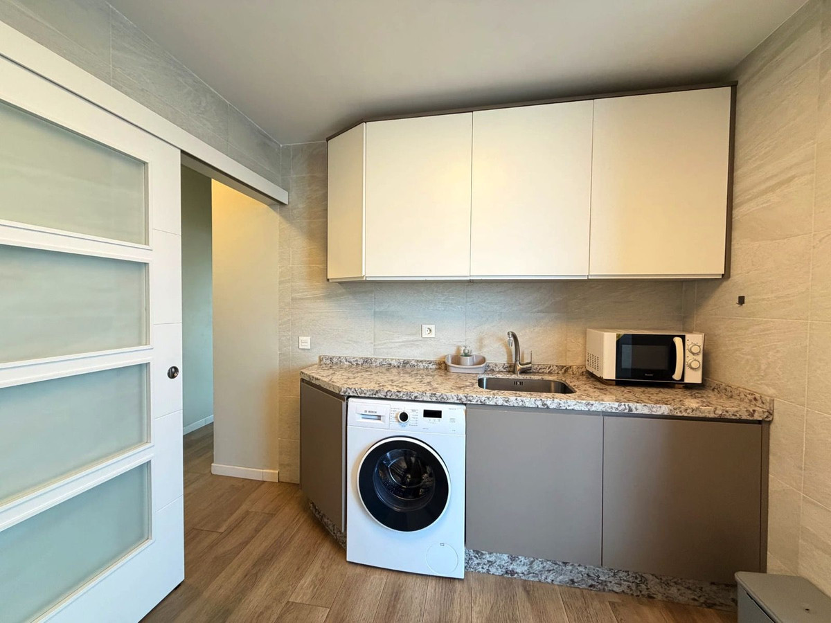 Se vende Apartamento Planta Media de 2 dormitorios en Costa Del Sol, Málaga, España