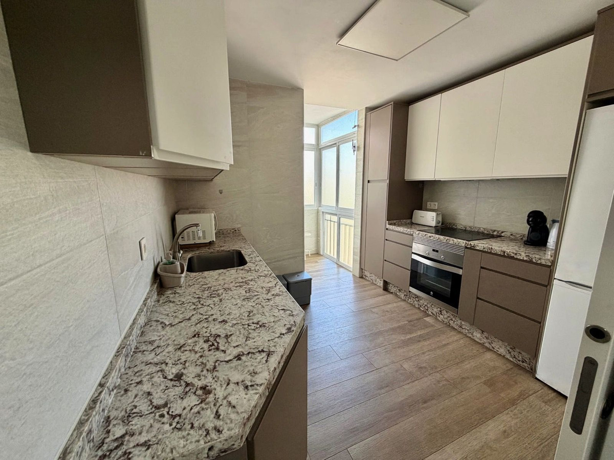 Se vende Apartamento Planta Media de 2 dormitorios en Costa Del Sol, Málaga, España