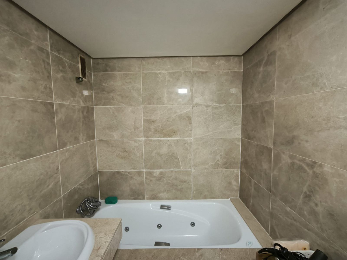 2 Bed Apartment for sale in La Duquesa Costa Del Sol, Málaga, Spain