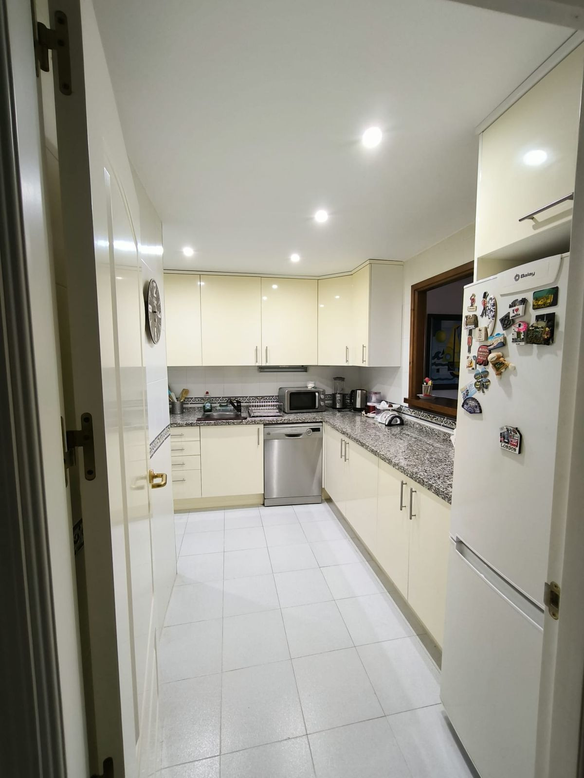 2 Bed Apartment for sale in La Duquesa Costa Del Sol, Málaga, Spain