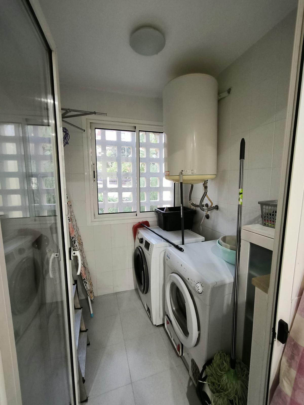 2 Bed Apartment for sale in La Duquesa Costa Del Sol, Málaga, Spain