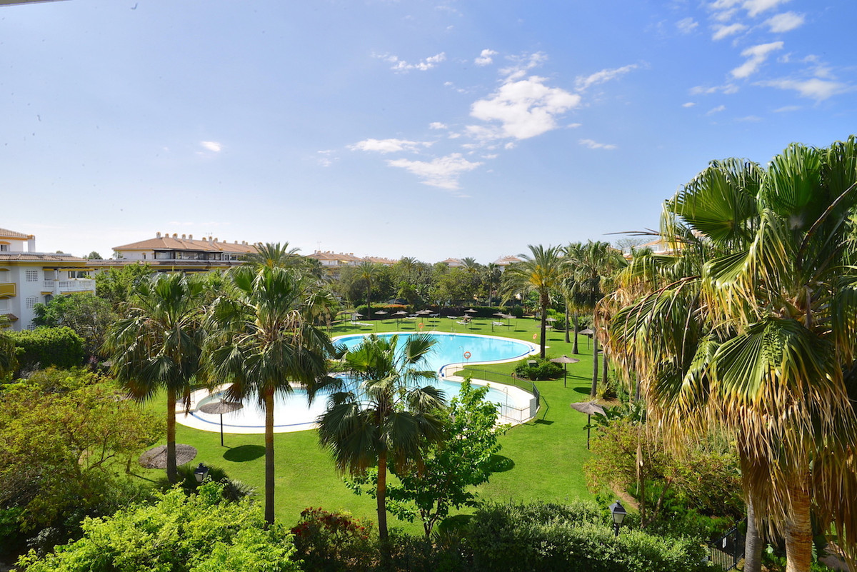 3 Bed Apartment for sale in Nueva Andalucía Costa Del Sol, Málaga, Spain