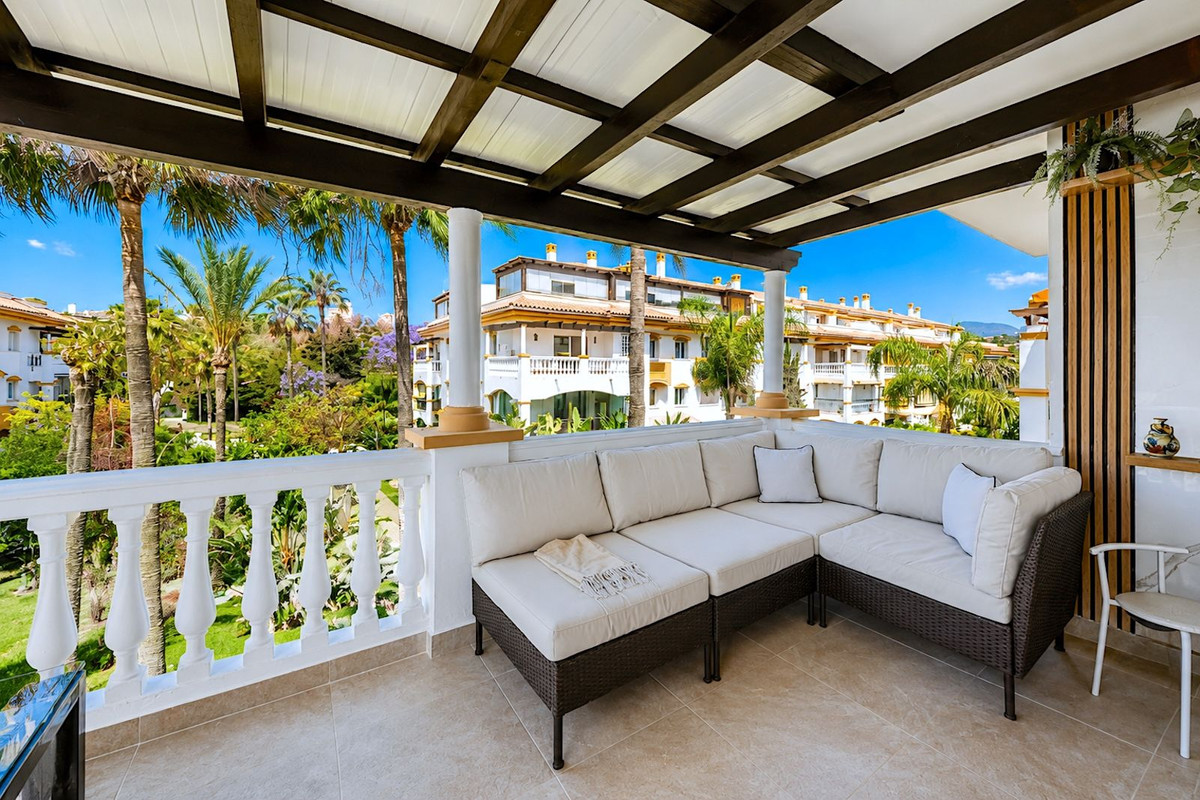 3 Bed Apartment for sale in Nueva Andalucía Costa Del Sol, Málaga, Spain