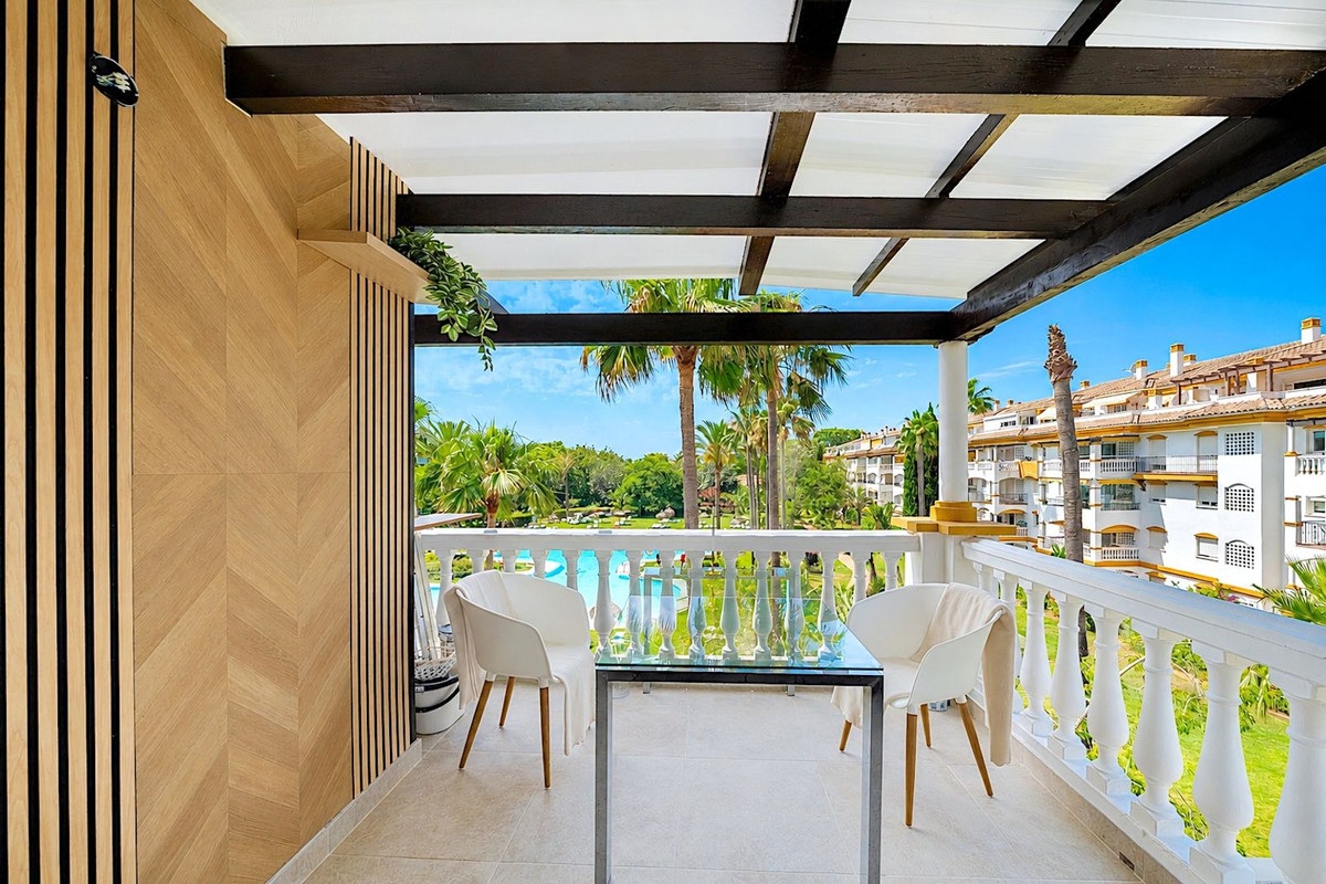3 Bed Apartment for sale in Nueva Andalucía Costa Del Sol, Málaga, Spain