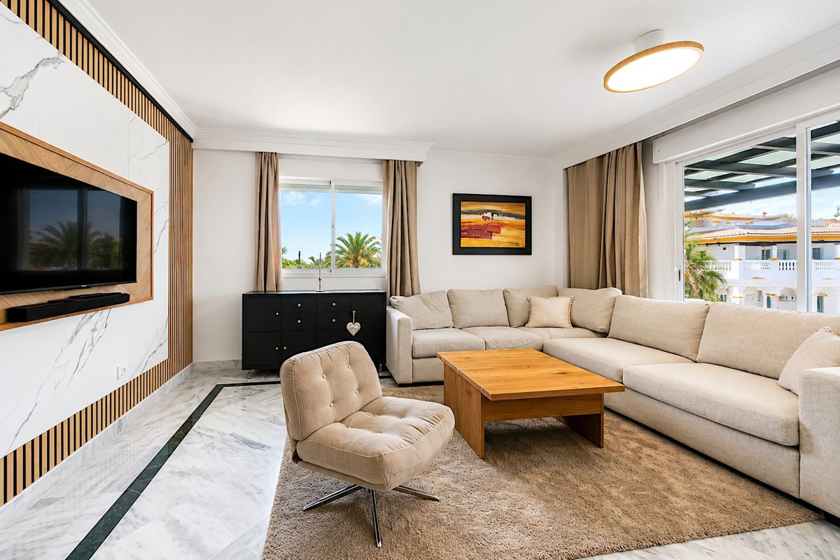 3 Bed Apartment for sale in Nueva Andalucía Costa Del Sol, Málaga, Spain