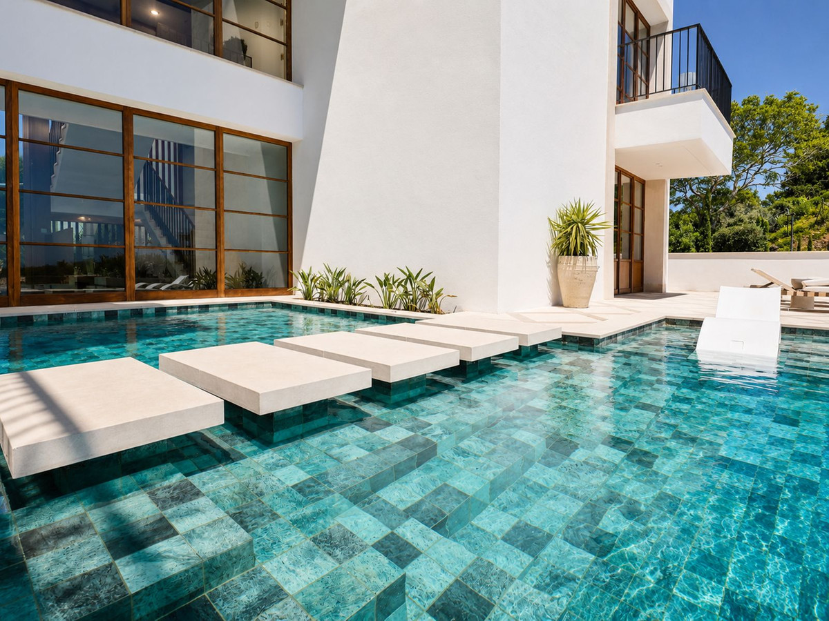 5 Bed Townhouse for sale in La Quinta Costa Del Sol, Málaga, Spain