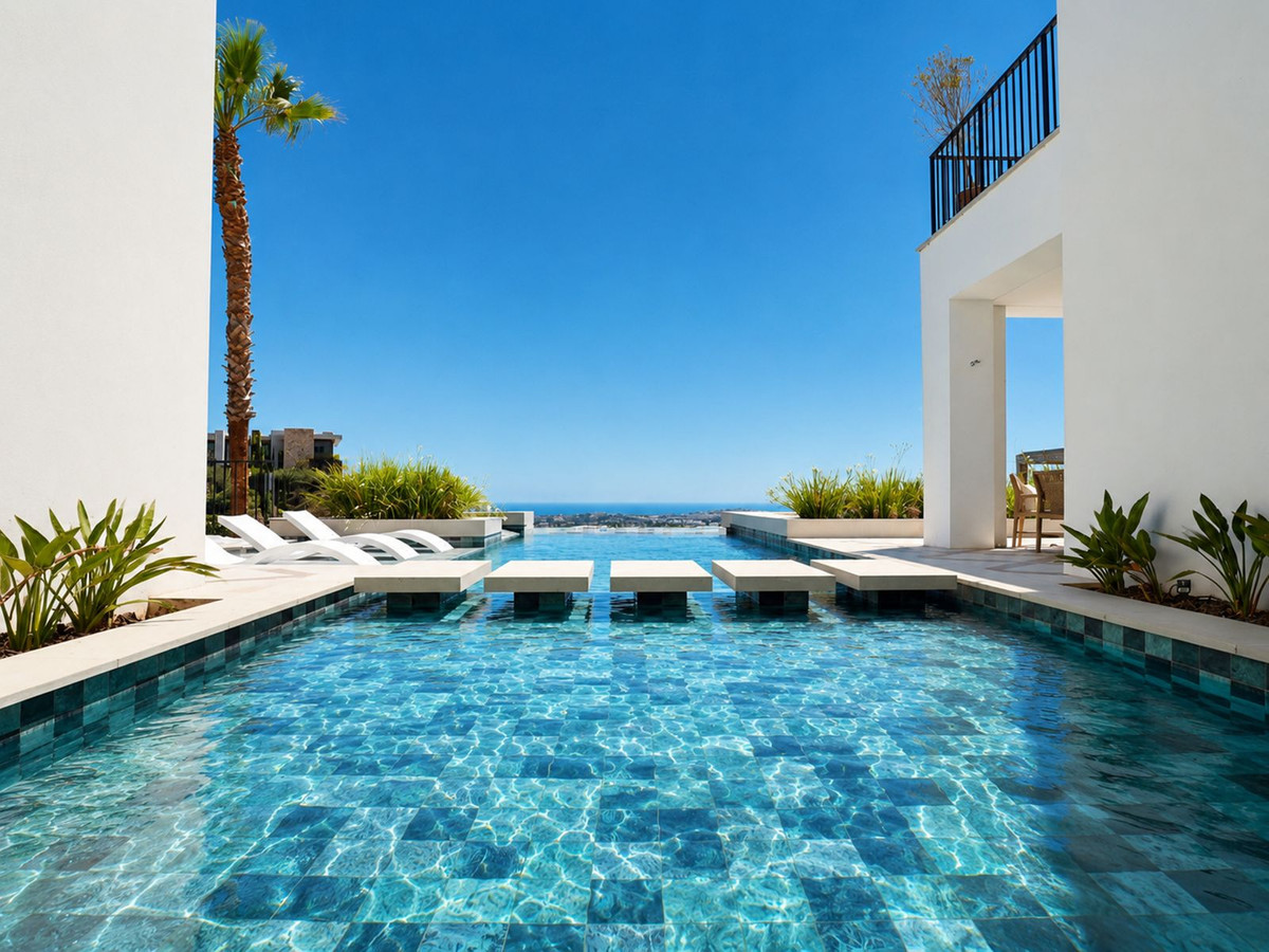 5 Bed Townhouse for sale in La Quinta Costa Del Sol, Málaga, Spain