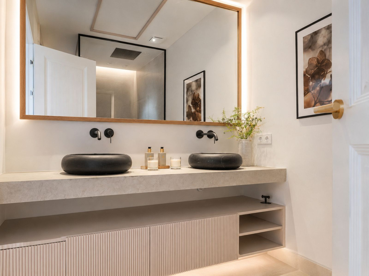 5 Bed Townhouse for sale in La Quinta Costa Del Sol, Málaga, Spain