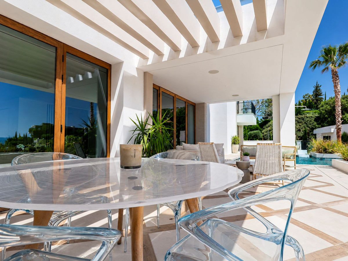 5 Bed Townhouse for sale in La Quinta Costa Del Sol, Málaga, Spain