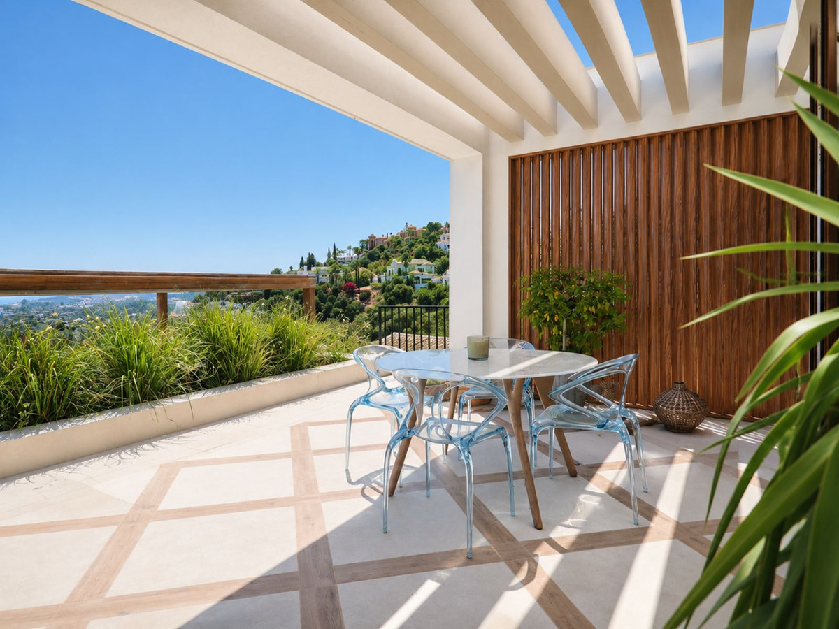 5 Bed Townhouse for sale in La Quinta Costa Del Sol, Málaga, Spain