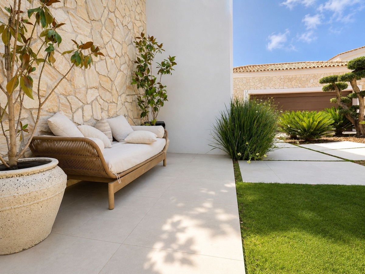 5 Bed Townhouse for sale in La Quinta Costa Del Sol, Málaga, Spain