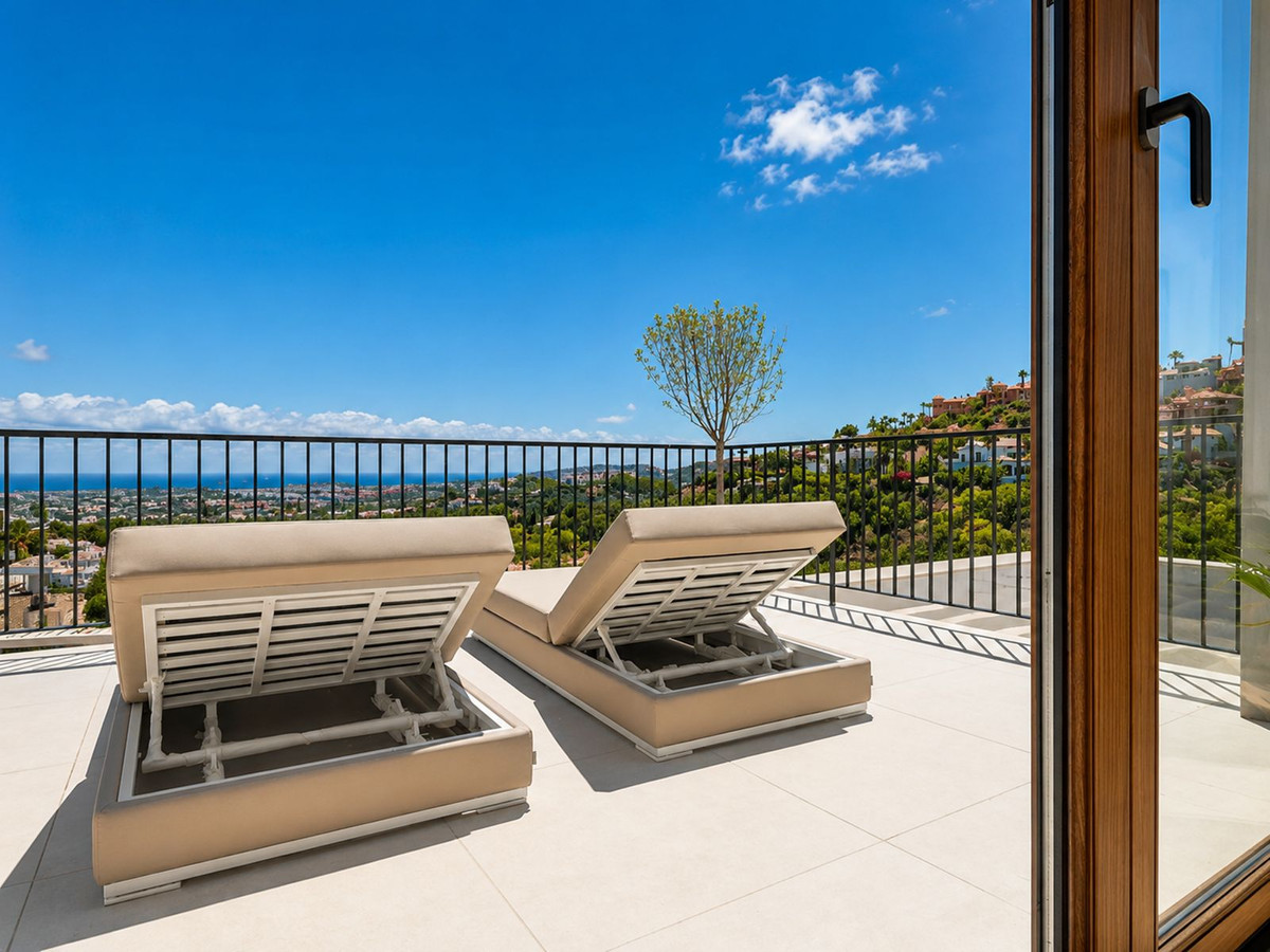 5 Bed Townhouse for sale in La Quinta Costa Del Sol, Málaga, Spain
