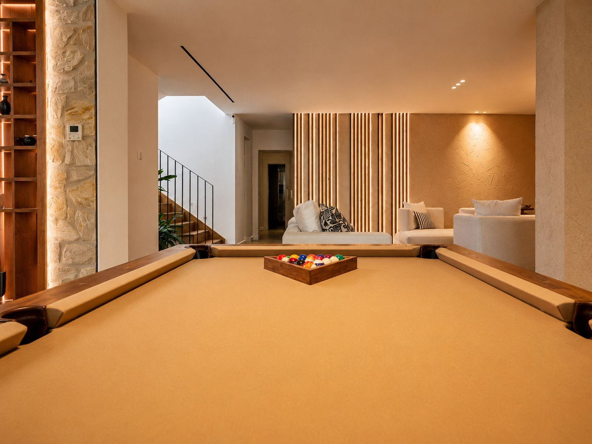 5 Bed Townhouse for sale in La Quinta Costa Del Sol, Málaga, Spain