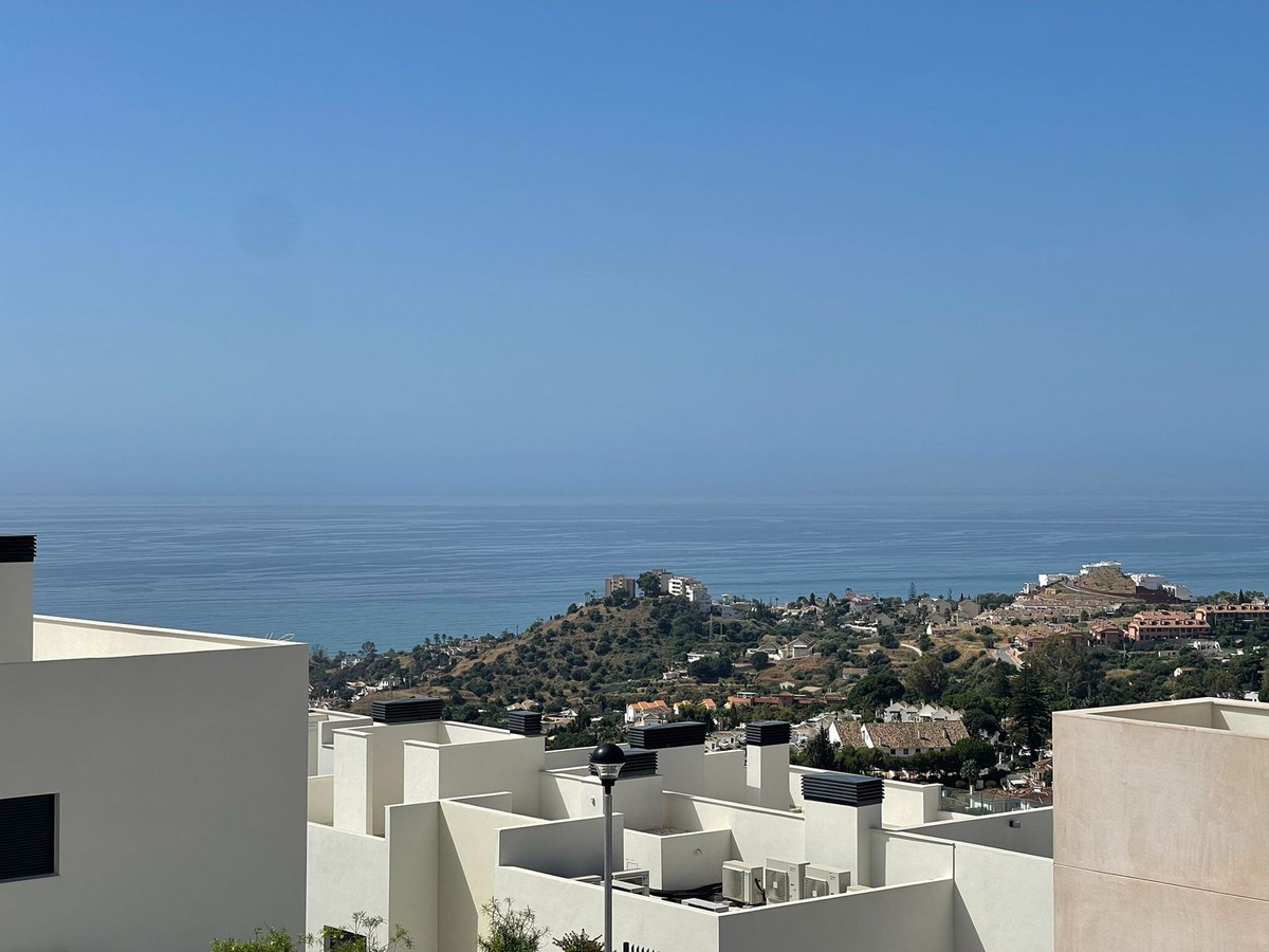 3 Bed Apartment for sale in Benalmadena Costa Del Sol, Málaga, Spain